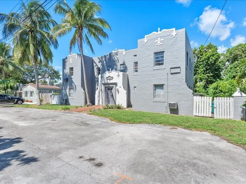 11402 NE 8th Ct, Biscayne Park FL 33161