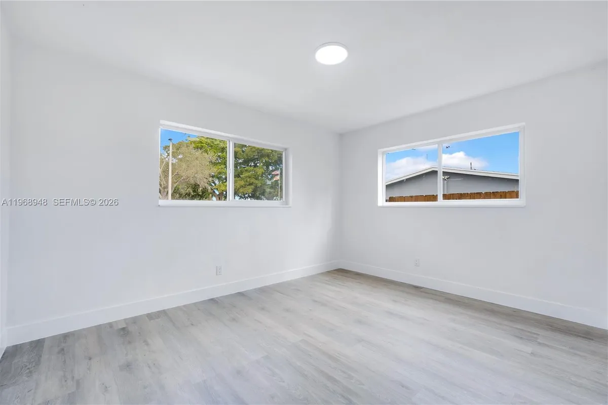 40 SE 3rd Ter, Dania Beach FL 33004