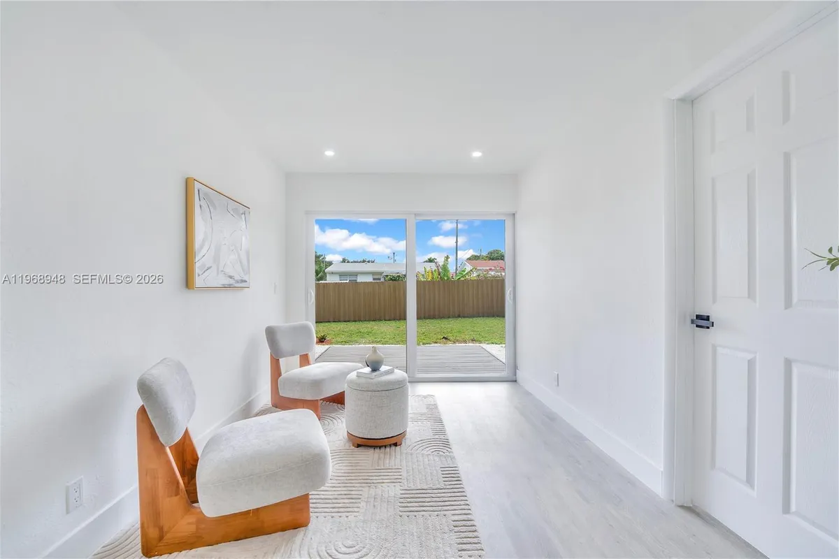 40 SE 3rd Ter, Dania Beach FL 33004