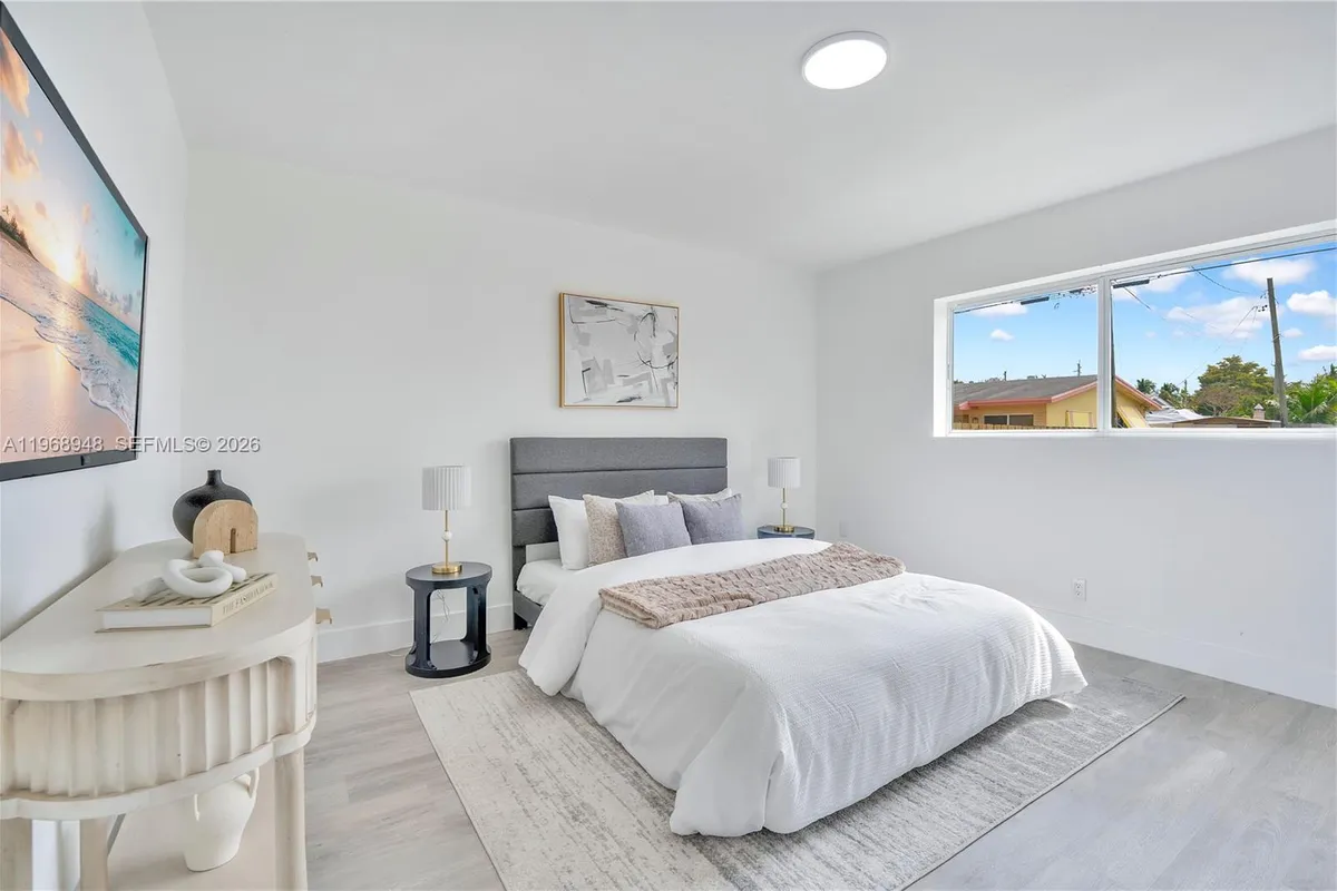 40 SE 3rd Ter, Dania Beach FL 33004