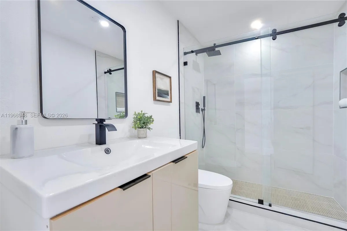 40 SE 3rd Ter, Dania Beach FL 33004