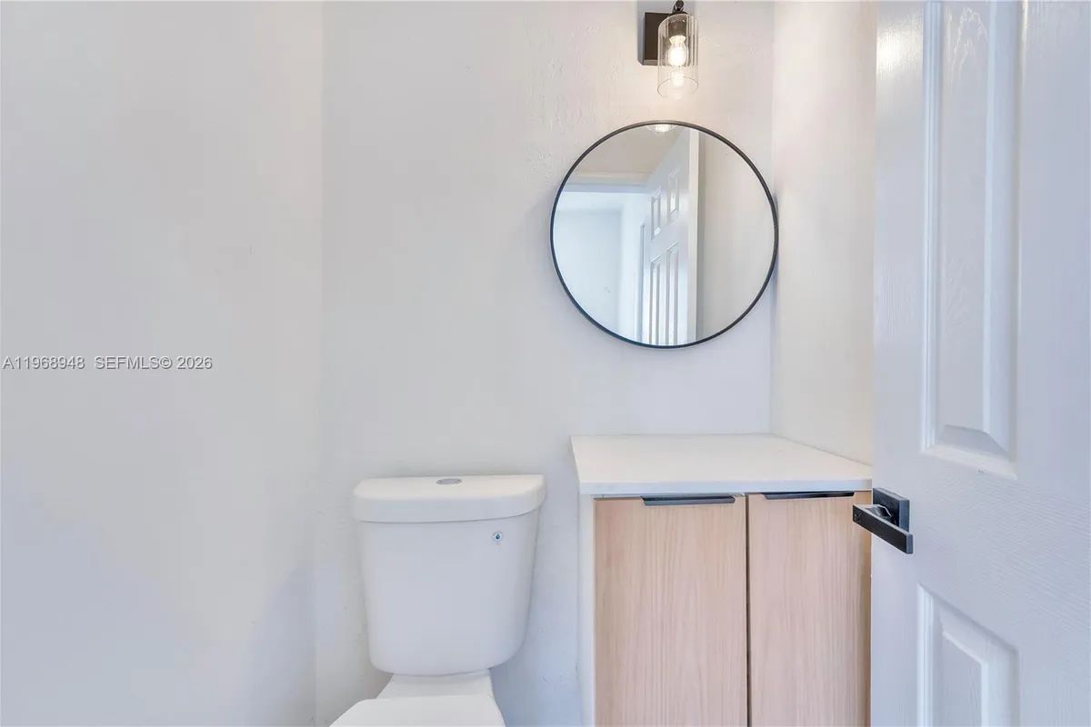 40 SE 3rd Ter, Dania Beach FL 33004