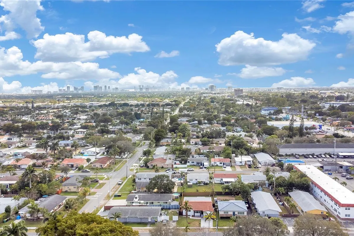 40 SE 3rd Ter, Dania Beach FL 33004