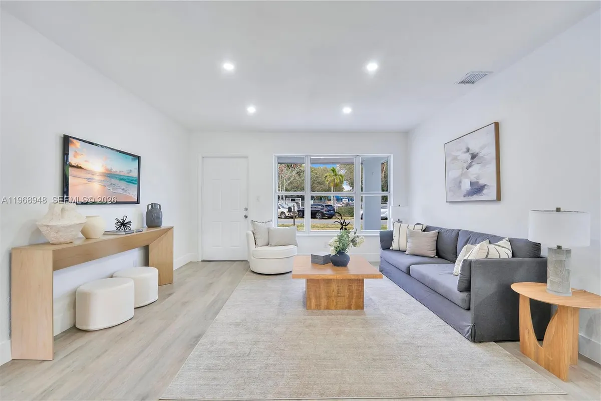 40 SE 3rd Ter, Dania Beach FL 33004