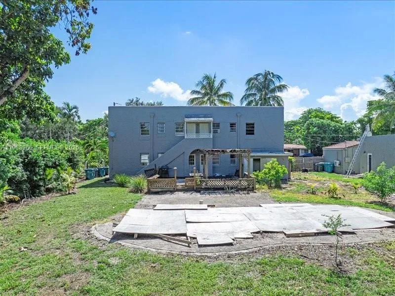 11402 NE 8th Ct, Biscayne Park FL 33161