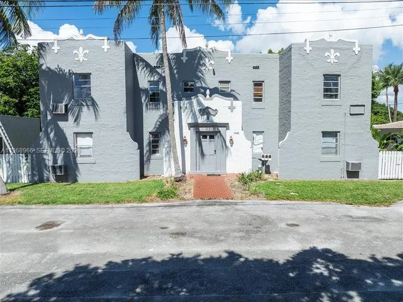 11402 NE 8th Ct, Biscayne Park FL 33161