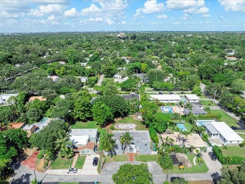 11402 NE 8th Ct, Biscayne Park FL 33161