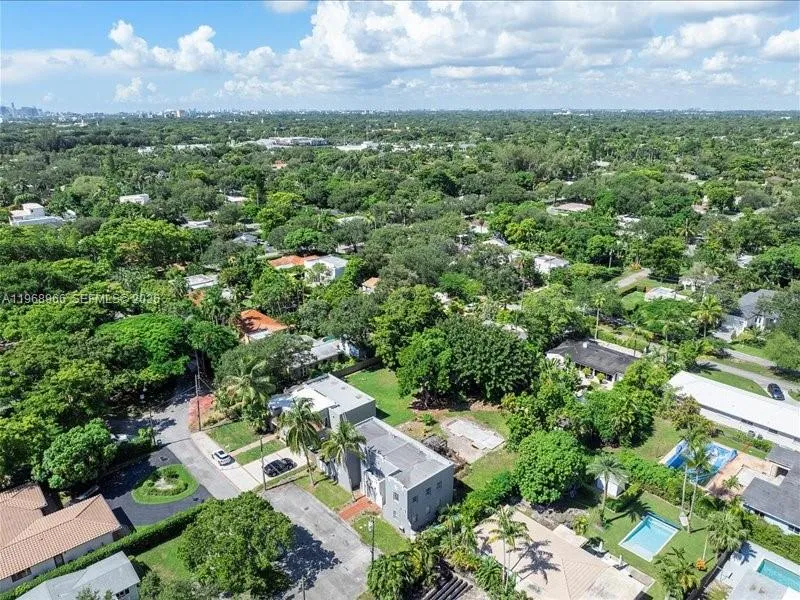 11402 NE 8th Ct, Biscayne Park FL 33161