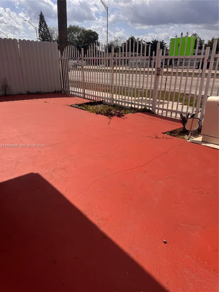 19317 NW 47th Ave, Miami Gardens FL 33055