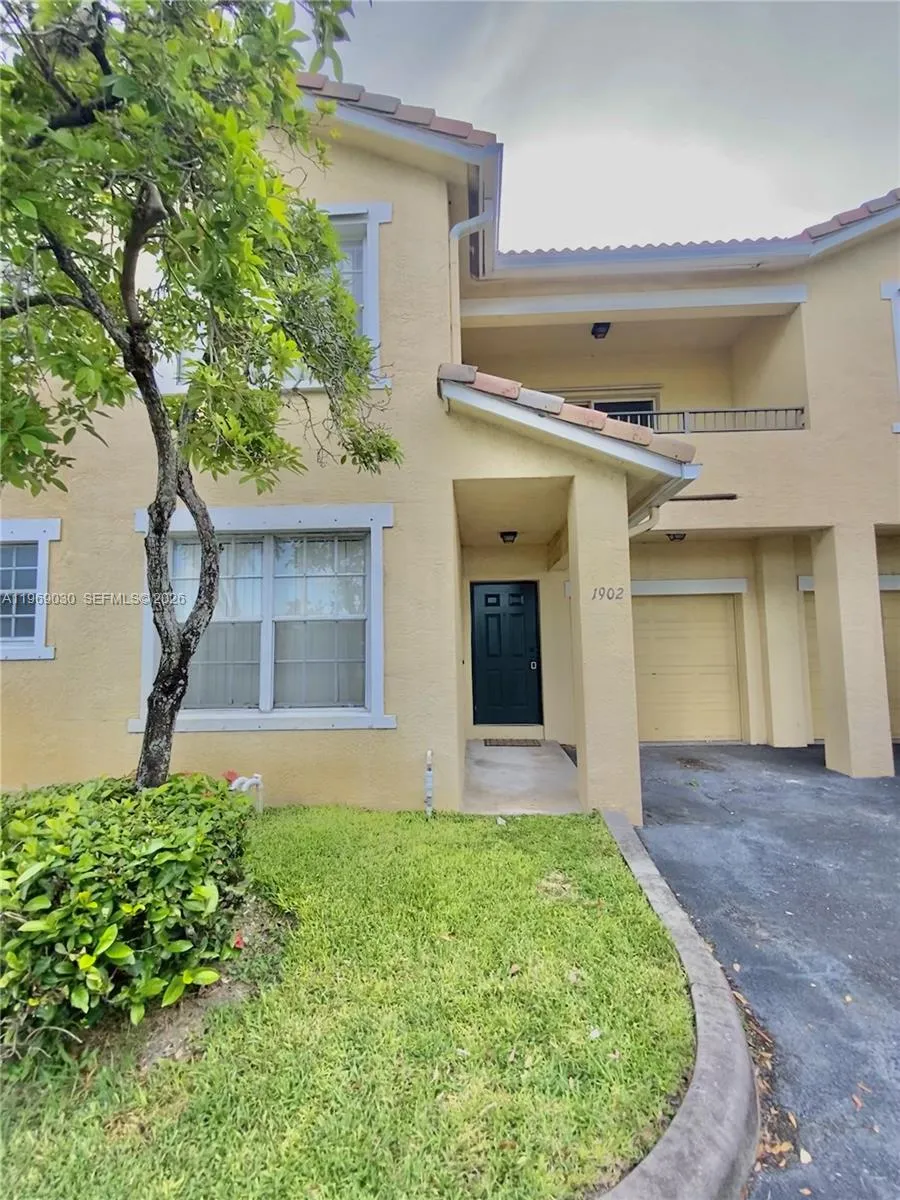 1 bedroom 1 bath for sale at 1902 Belmont Ln # 1902, North Lauderdale FL 33068