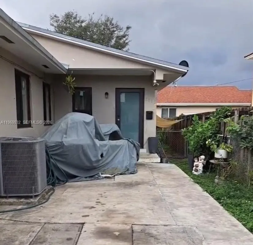 1112 SW 11th Ave, Miami FL 33129