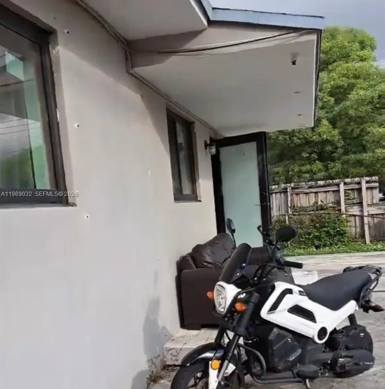 1112 SW 11th Ave, Miami FL 33129