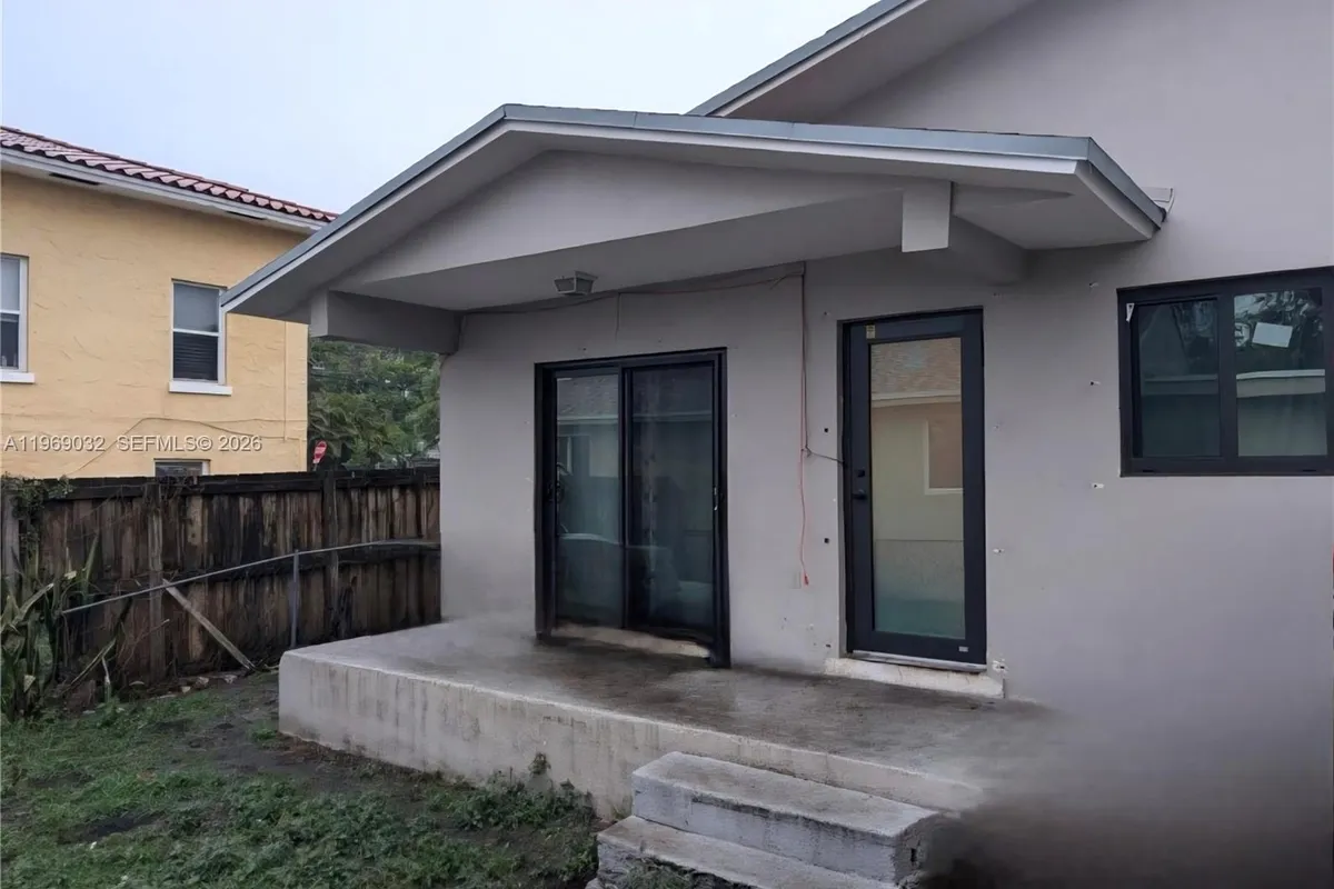 1112 SW 11th Ave, Miami FL 33129