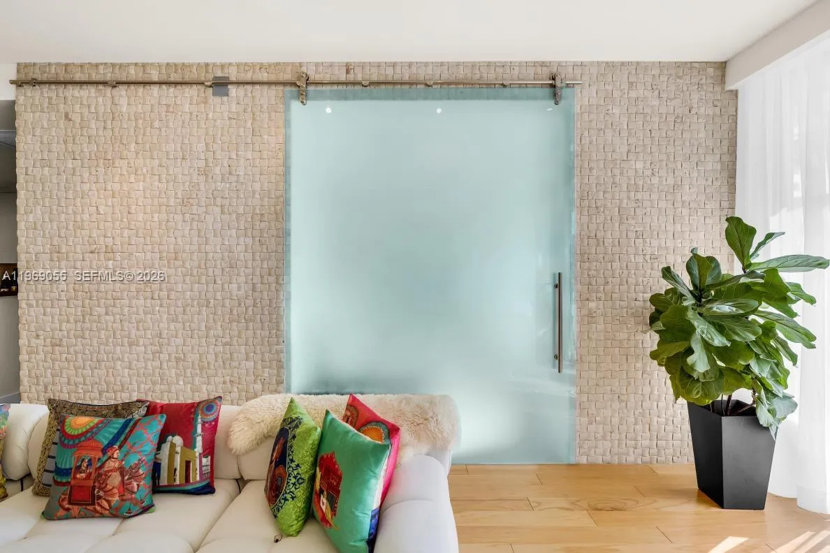 10275 Collins Ave # 102, Bal Harbour FL 33154