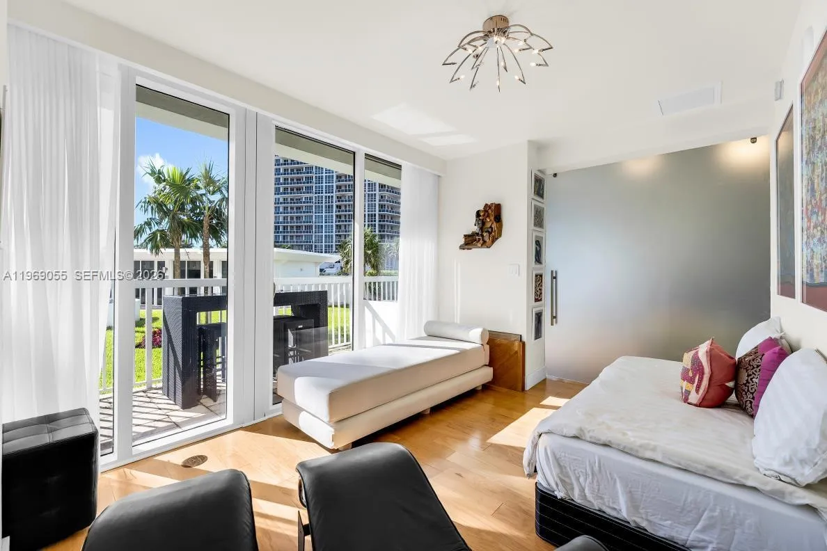 10275 Collins Ave # 102, Bal Harbour FL 33154