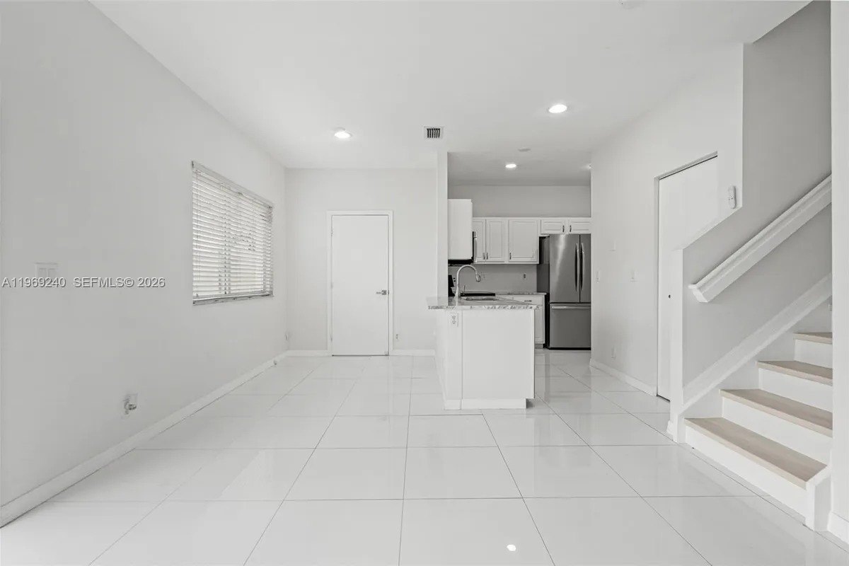 4722 Lago Vista Dr, Coconut Creek FL 33073