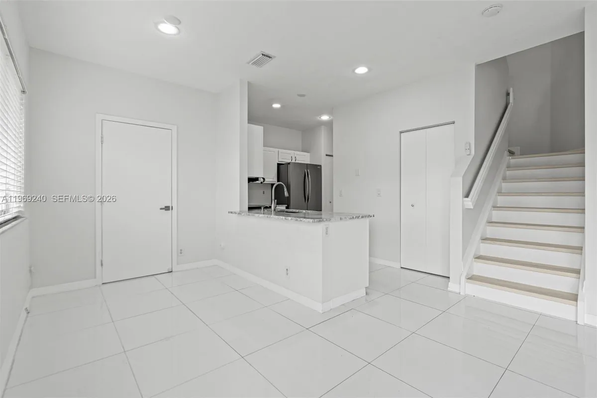 4722 Lago Vista Dr, Coconut Creek FL 33073