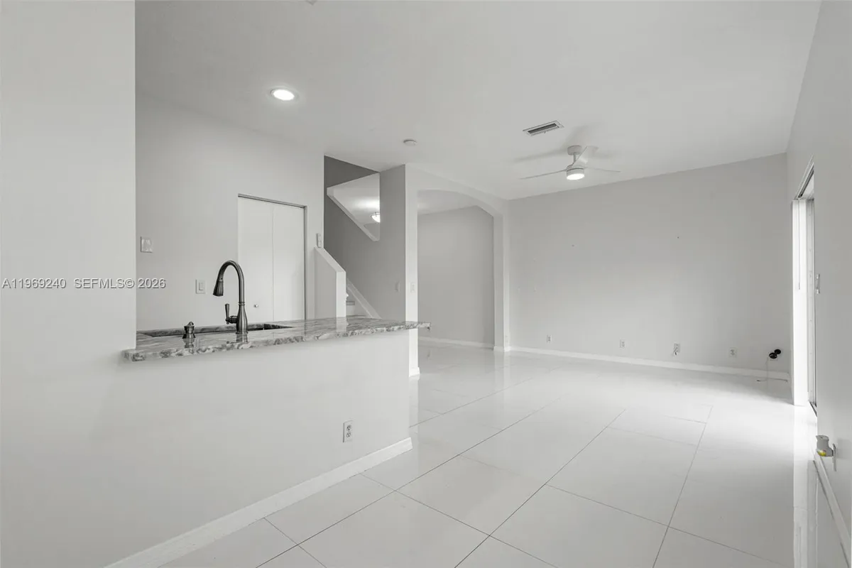 4722 Lago Vista Dr, Coconut Creek FL 33073