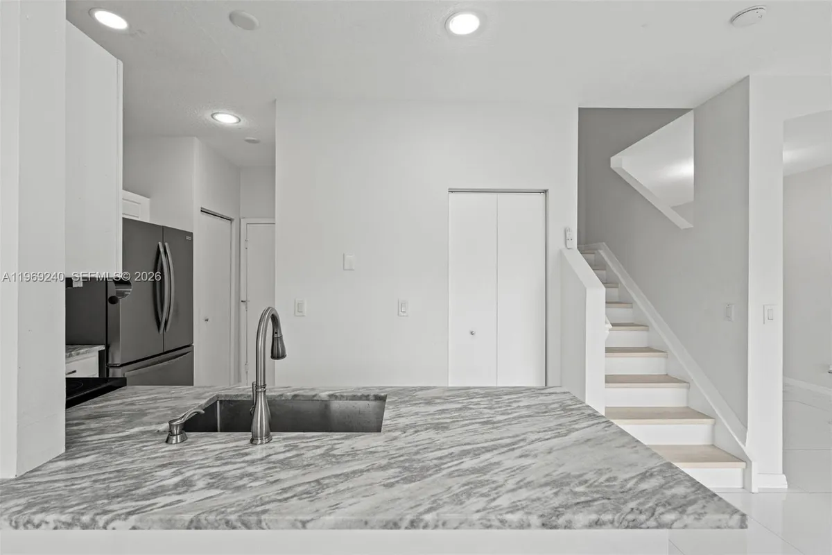 4722 Lago Vista Dr, Coconut Creek FL 33073