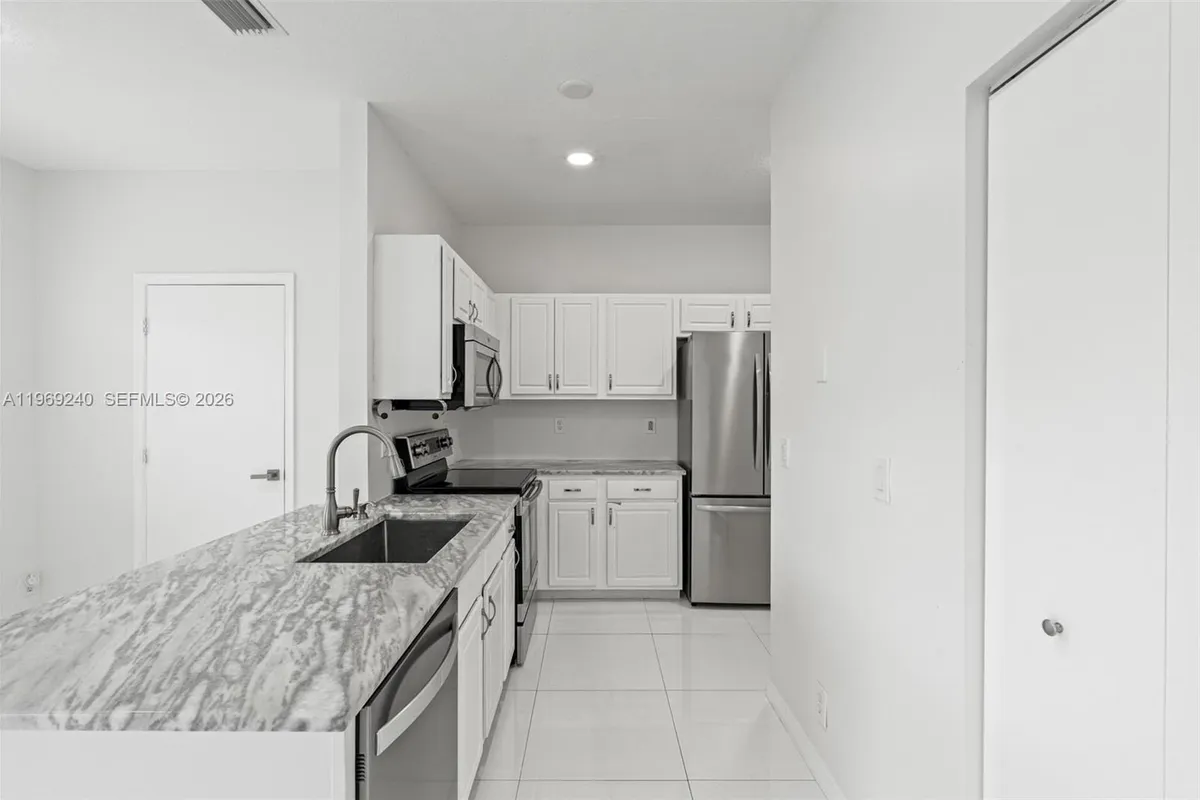 4722 Lago Vista Dr, Coconut Creek FL 33073