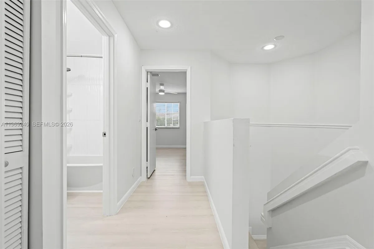 4722 Lago Vista Dr, Coconut Creek FL 33073