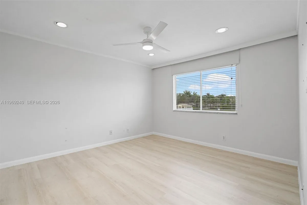 4722 Lago Vista Dr, Coconut Creek FL 33073