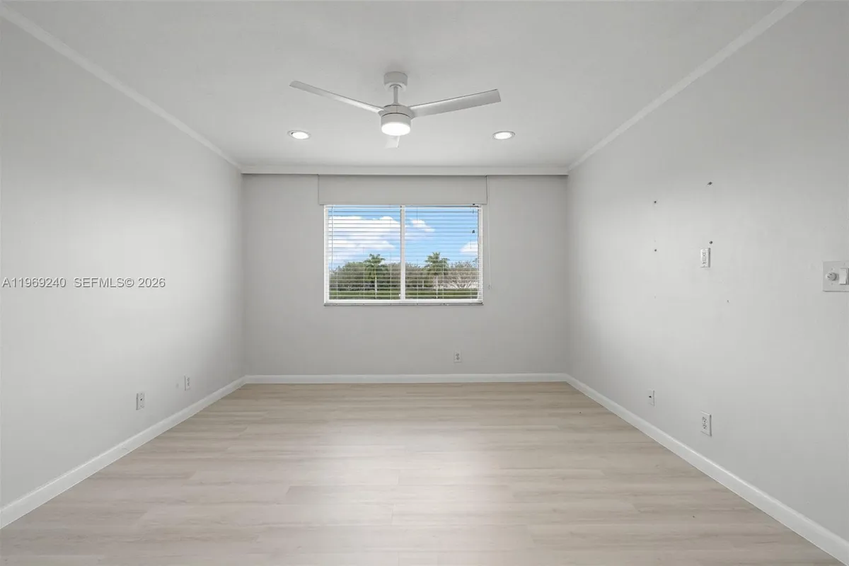 4722 Lago Vista Dr, Coconut Creek FL 33073