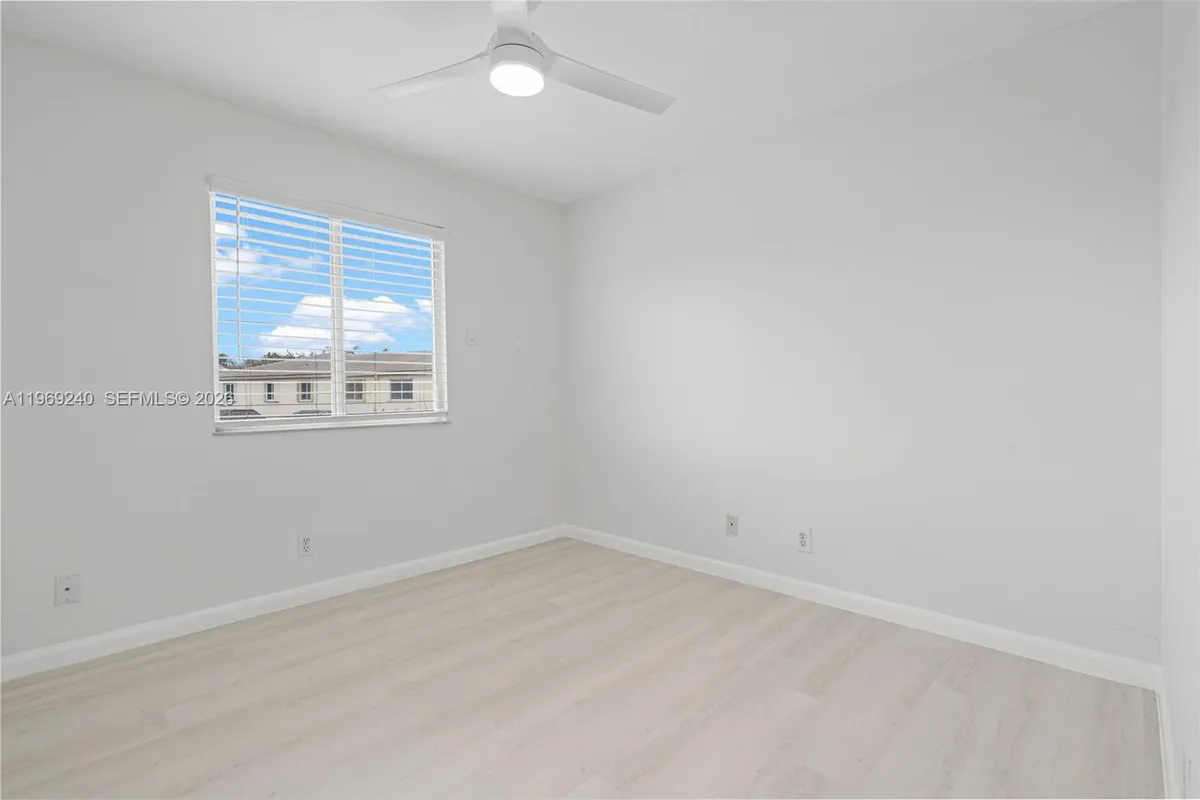 4722 Lago Vista Dr, Coconut Creek FL 33073