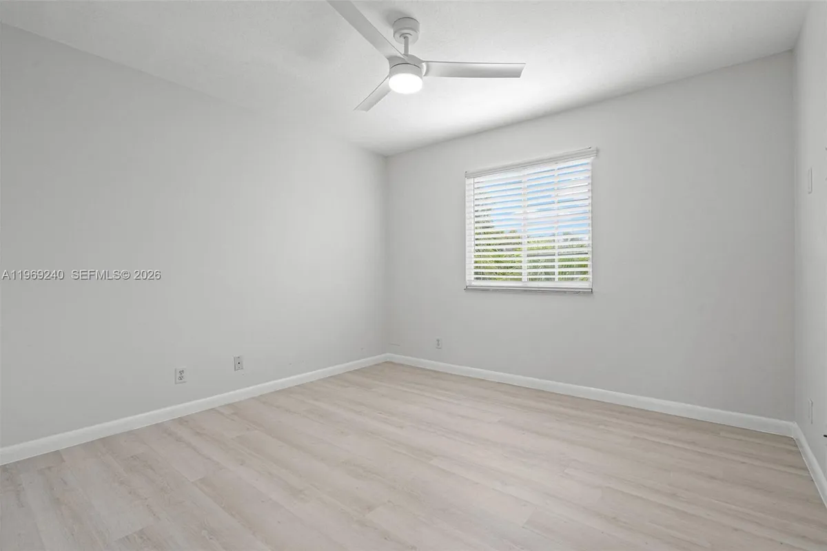 4722 Lago Vista Dr, Coconut Creek FL 33073