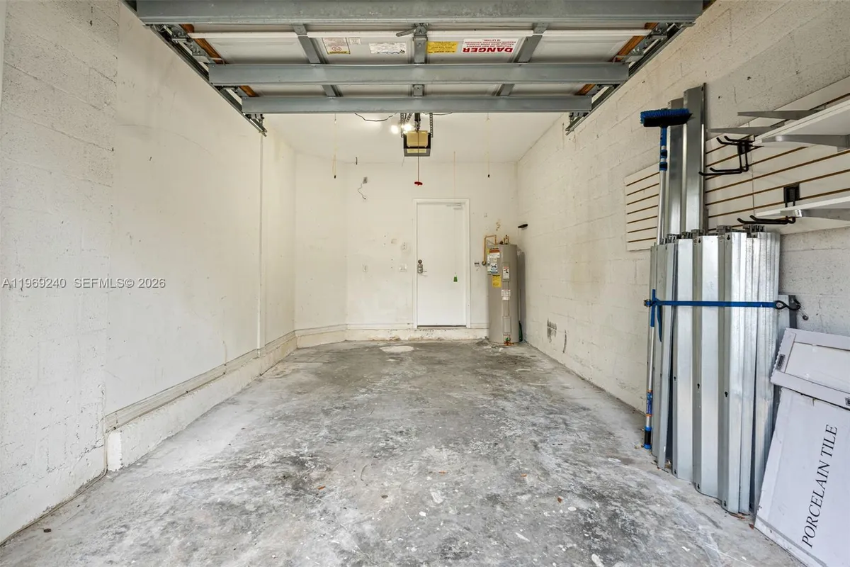 4722 Lago Vista Dr, Coconut Creek FL 33073