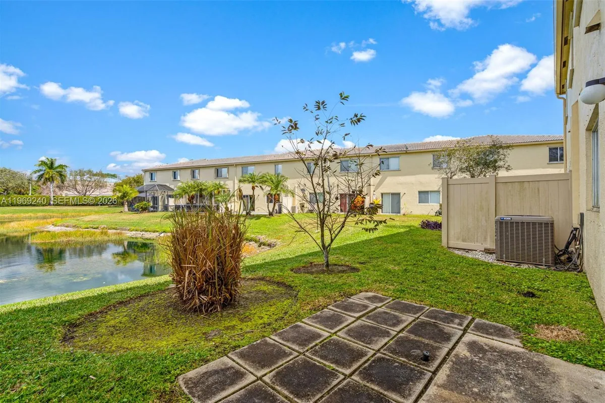 4722 Lago Vista Dr, Coconut Creek FL 33073