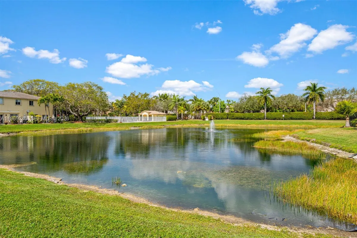 4722 Lago Vista Dr, Coconut Creek FL 33073