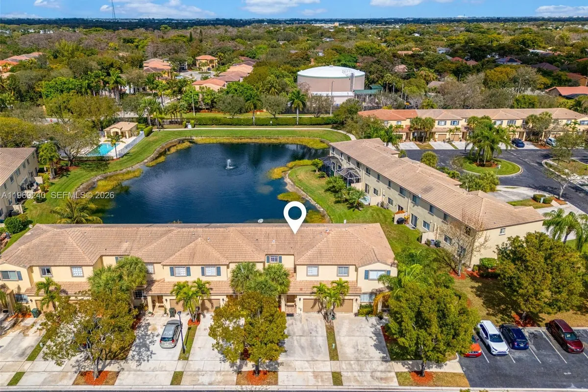 4722 Lago Vista Dr, Coconut Creek FL 33073