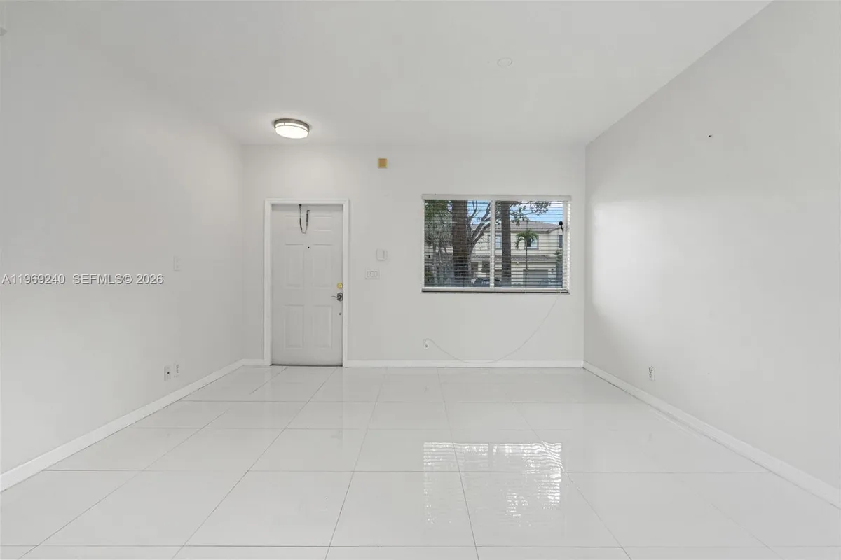 4722 Lago Vista Dr, Coconut Creek FL 33073