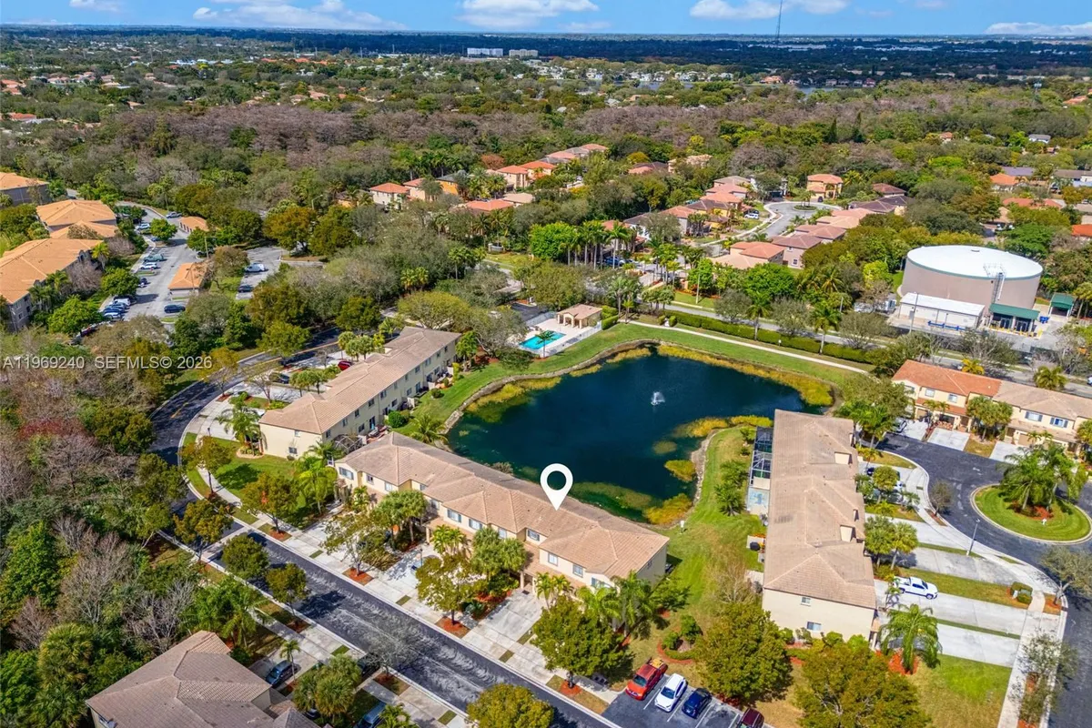 4722 Lago Vista Dr, Coconut Creek FL 33073