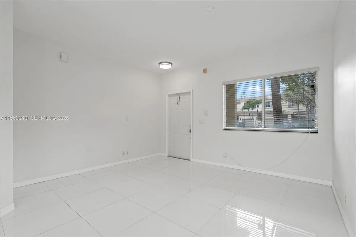 4722 Lago Vista Dr, Coconut Creek FL 33073