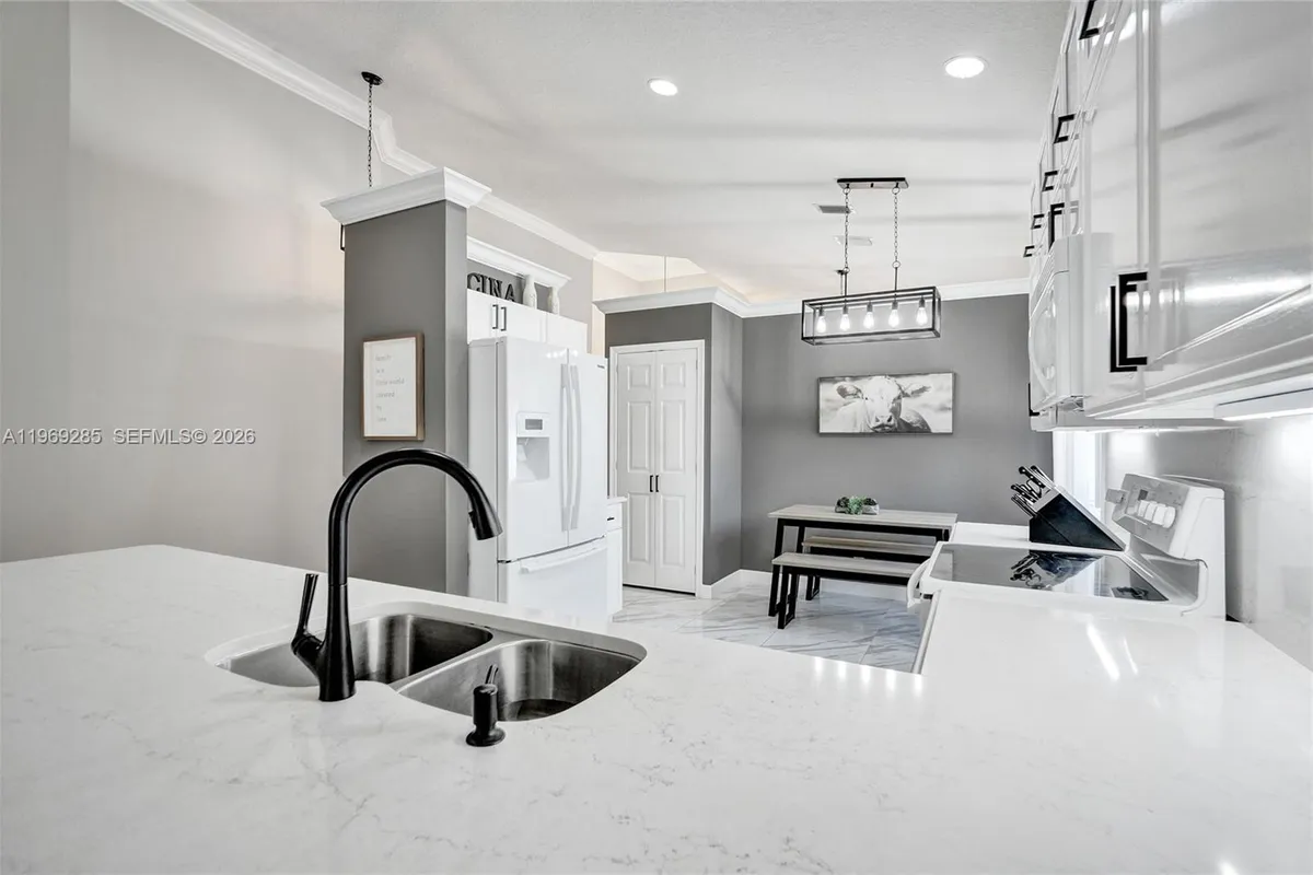 4072 NW 62nd Ct, Coconut Creek FL 33073