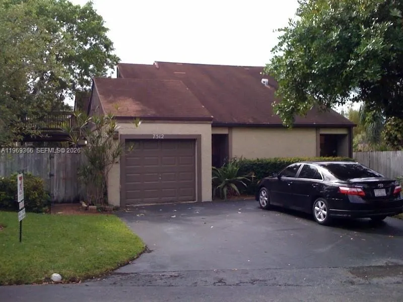 7512 SW 95th Pl, Miami FL 33173