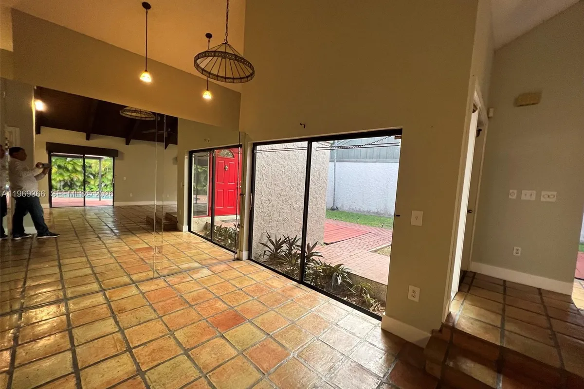 7512 SW 95th Pl, Miami FL 33173