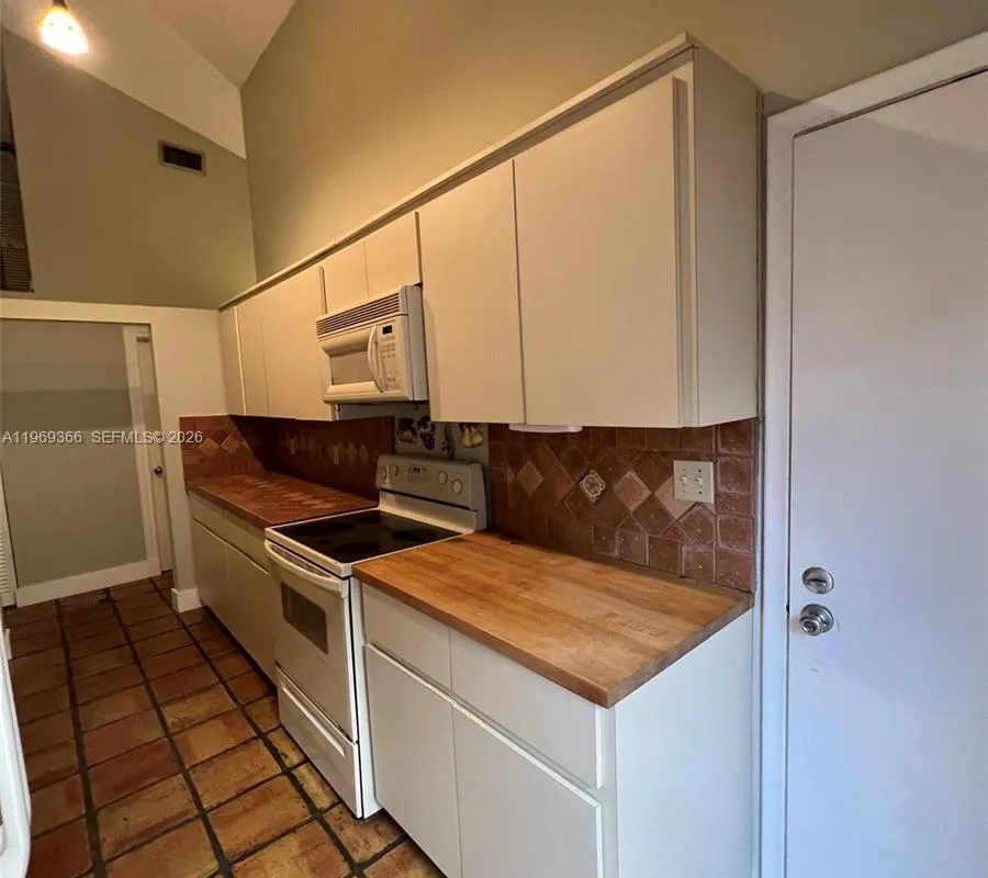 7512 SW 95th Pl, Miami FL 33173