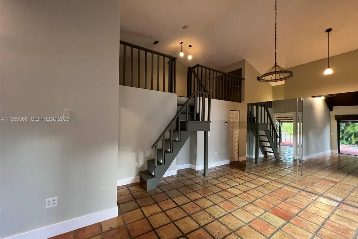 7512 SW 95th Pl, Miami FL 33173