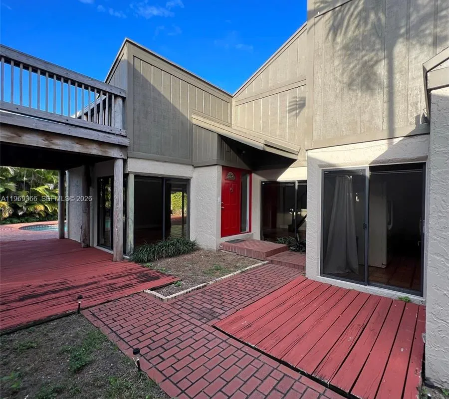 7512 SW 95th Pl, Miami FL 33173