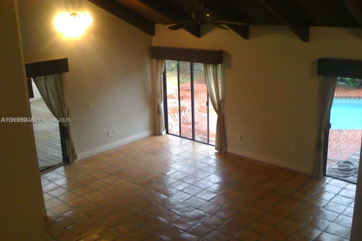 7512 SW 95th Pl, Miami FL 33173