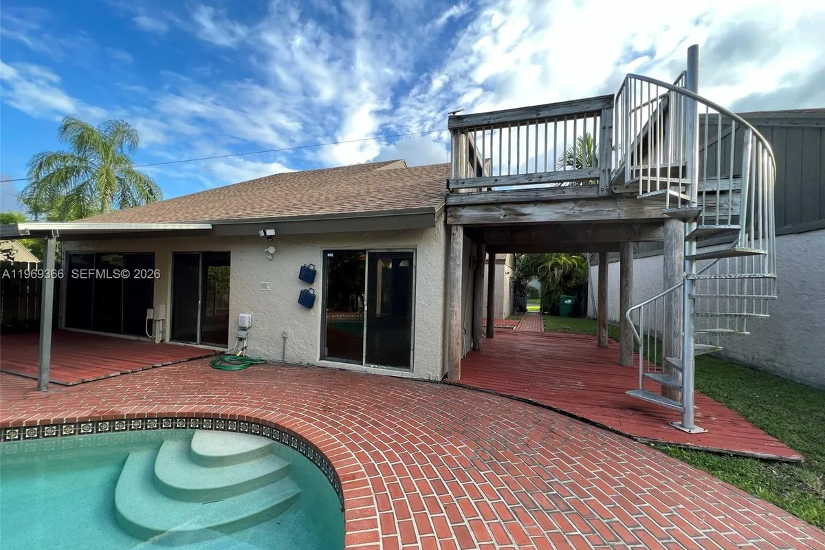 7512 SW 95th Pl, Miami FL 33173