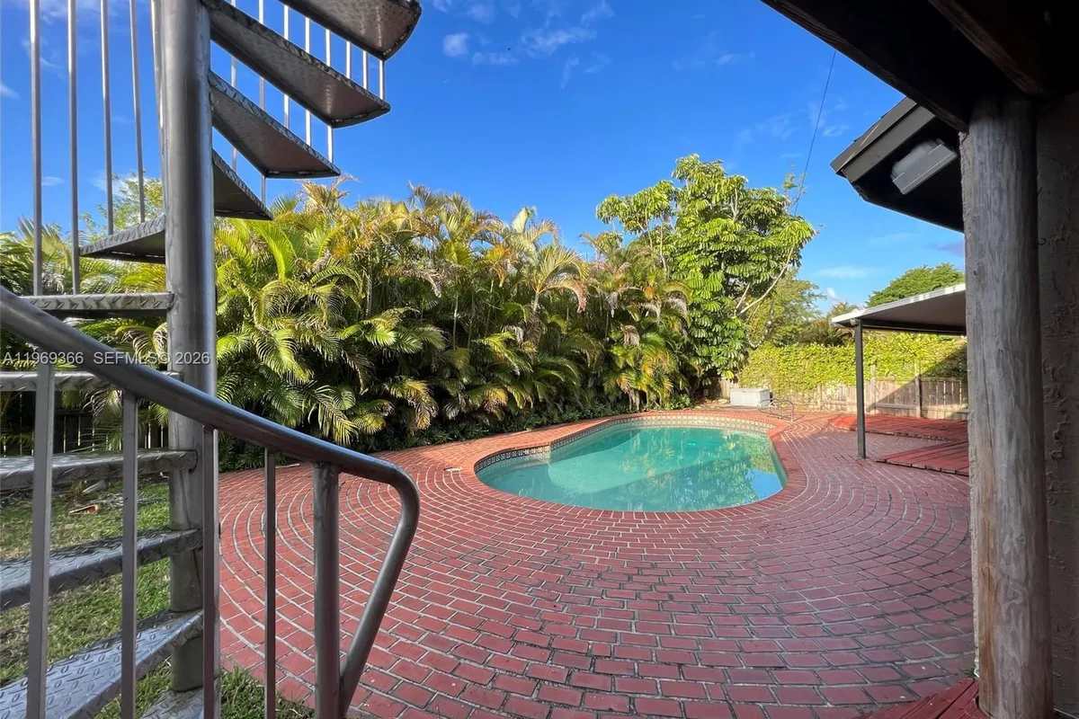 7512 SW 95th Pl, Miami FL 33173