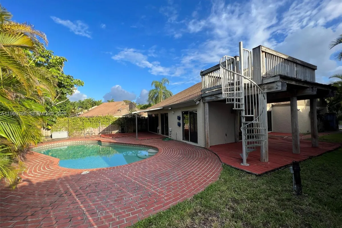 7512 SW 95th Pl, Miami FL 33173