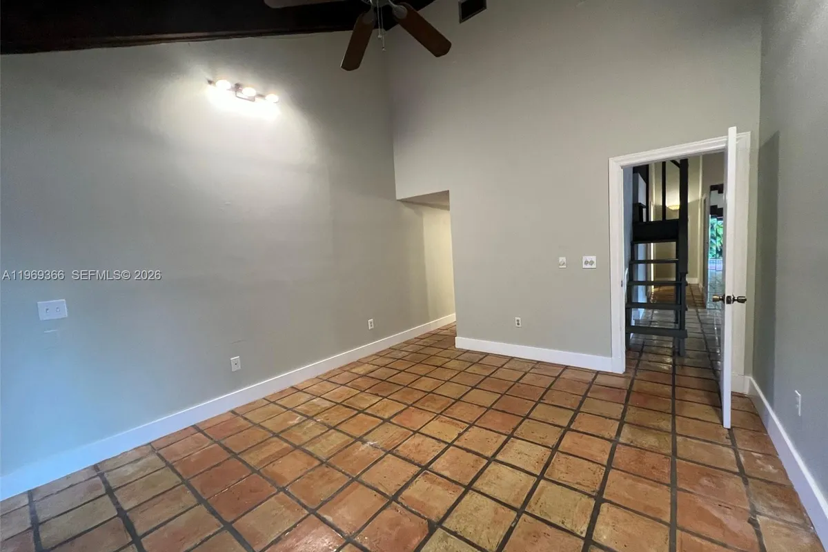 7512 SW 95th Pl, Miami FL 33173