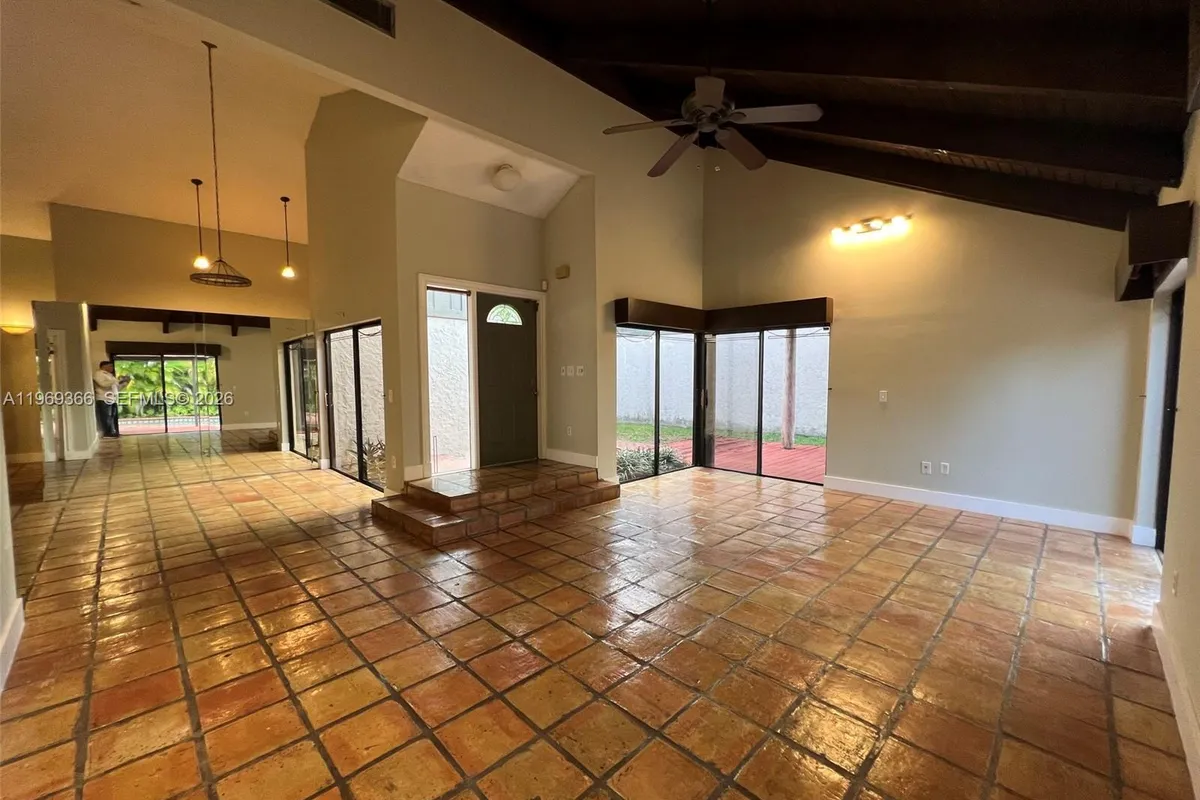 7512 SW 95th Pl, Miami FL 33173