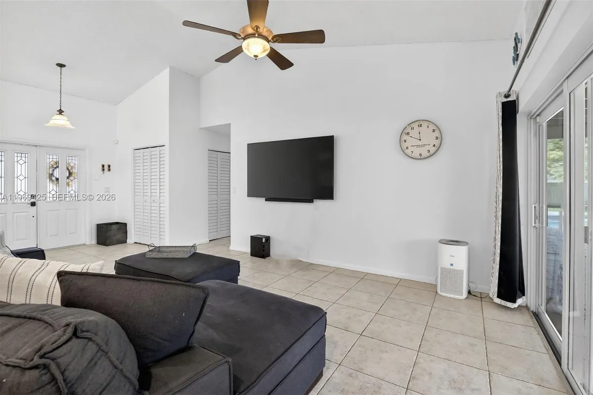 9731 NW 32nd Mnr, Sunrise FL 33351