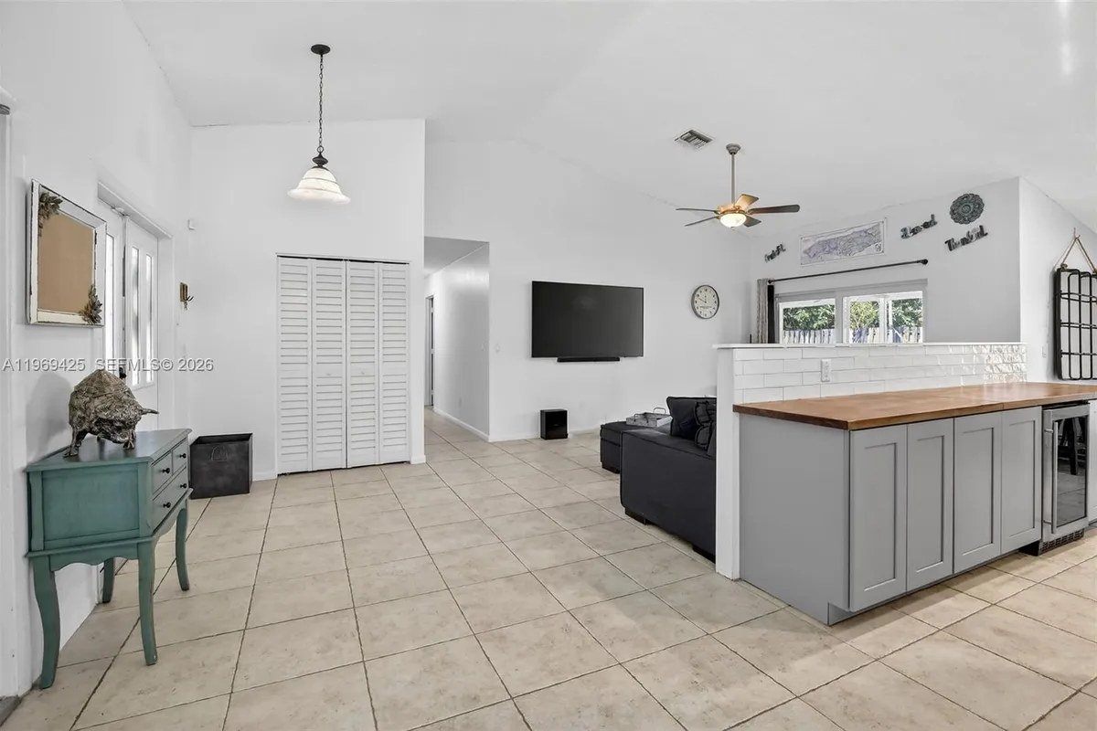 9731 NW 32nd Mnr, Sunrise FL 33351